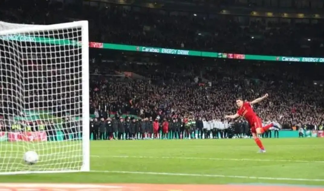 致敬联赛最后一尊大恐龙,他的球员生涯是半部英超历史